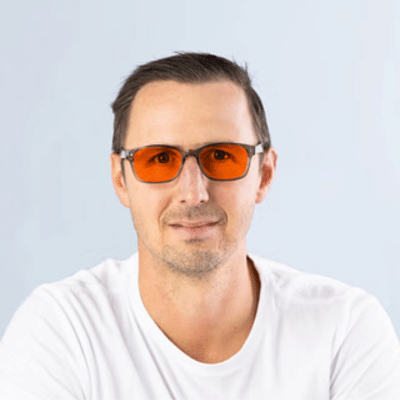 How Light Could Be the Missing Piece in Your Midlife Wellness Journey - Healing Sleep, Hormones & Energy Naturally