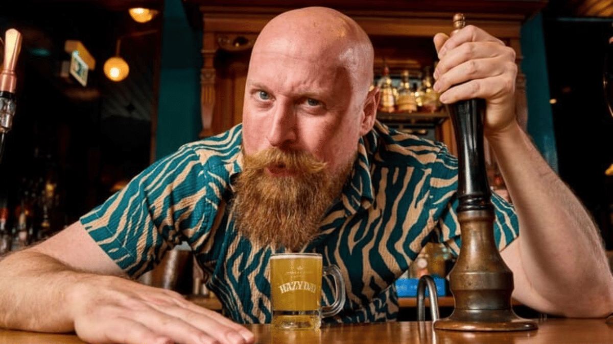 Comedy Wrestler Takes Centre Stage in Greene King's Tiny Pints Campaign