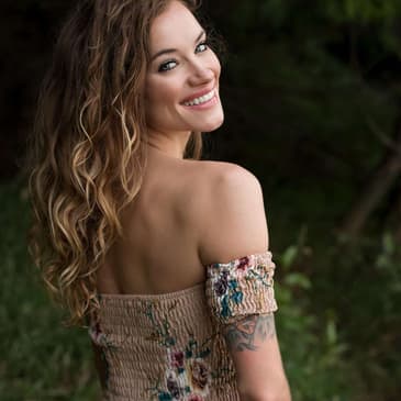 Exclusive Interview w/ Amy Grace Divo