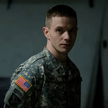 (Episode 189) "Arrival" Actor: Mark O'Brien.