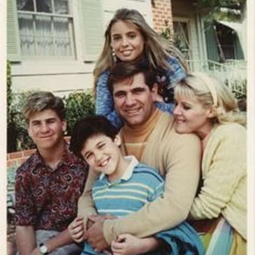 (Episode 369) "The Wonder Years" Actor: Dan Lauria. (Jack Arnold).