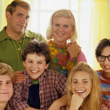 (Episode 117) "The Wonder Years" Actor: Dan Lauria.