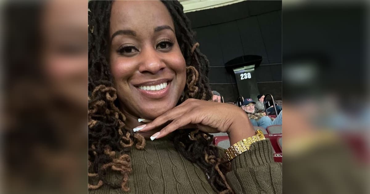 Shatara Roper Military Mental Health Nurse, Author, and Host of the Crazy Black Girl ...